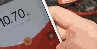 天津现共享单车红包猎人：骑一辆牵一辆，一晚能刷上百元